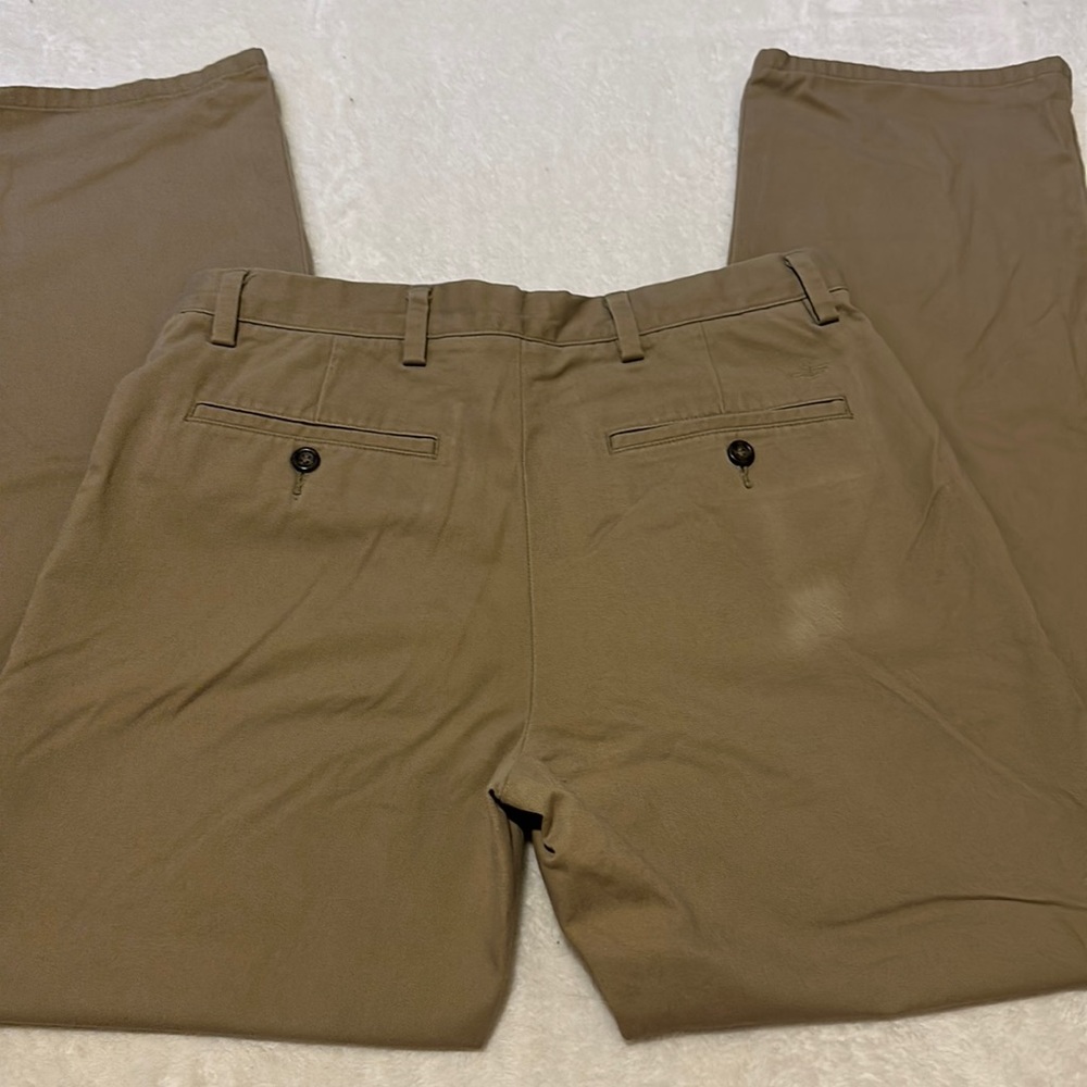 Dockers 32/32 khaki pants